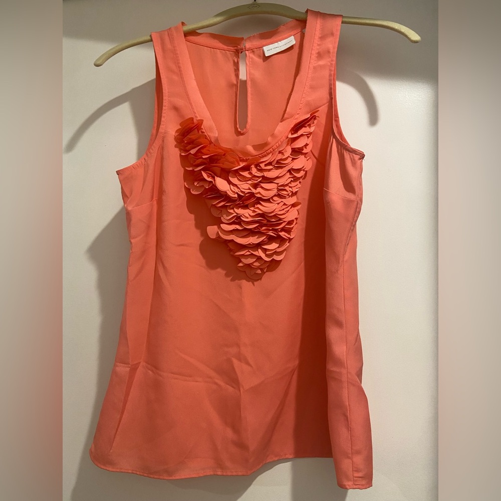 New York & Company Coral Sleeveless Blouse with Floral details. Size XS